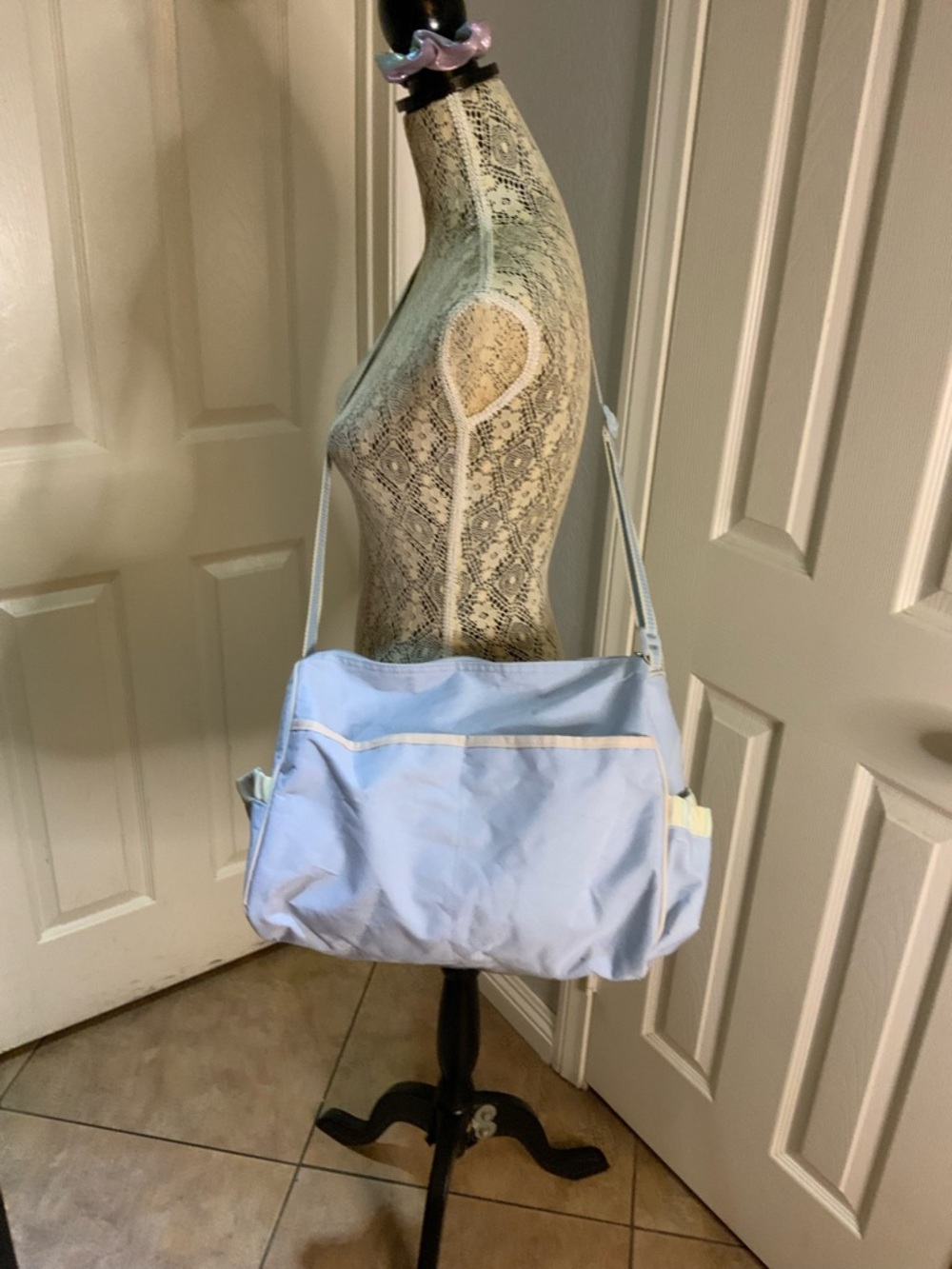 Vintage rare Winnie the Pooh diaper/ duffel bag - Picture 4 of 13